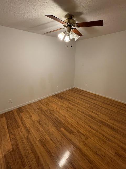 702 E Kezee St, Calvert, TX 77837 - photo 13