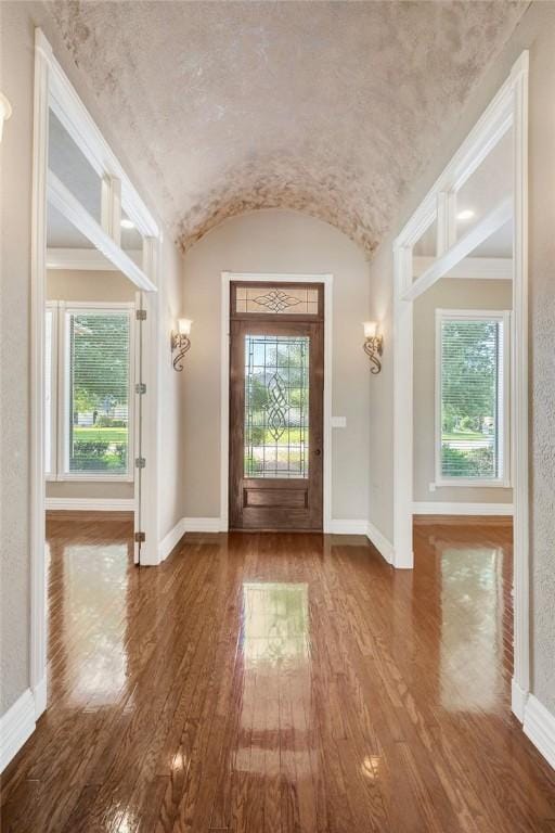 904 Plainfield Ct, College Station, TX 77845 - entryway featuring hardwood / wood-style floors, lofted ceiling, and baseboards