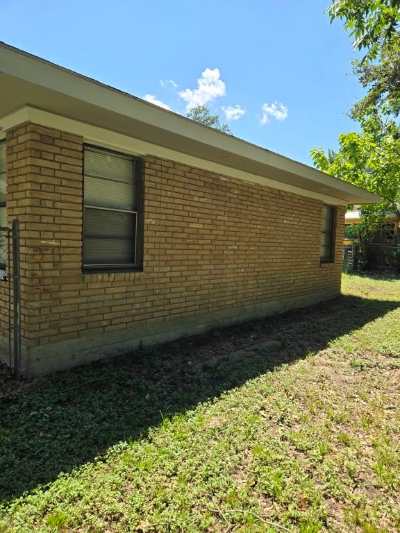 900 E 27th St, Bryan, TX 77803 - photo 5