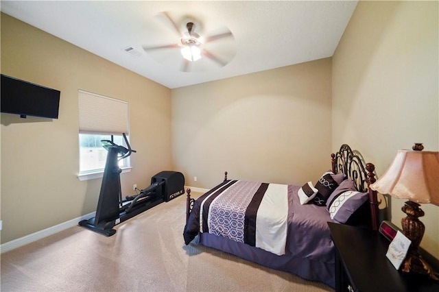 bedroom featuring ceiling fan