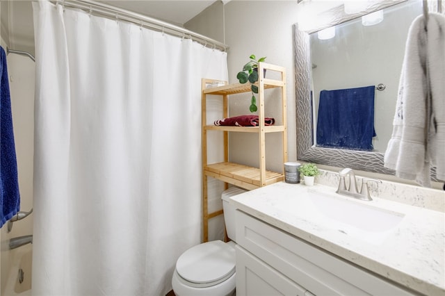 full bathroom with a shower with shower curtain, toilet, and vanity