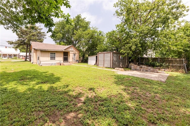 905 N Parker Ave, Bryan, TX 77803 - view of yard featuring a patio