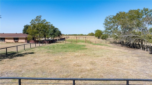 view of yard featuring a rural view