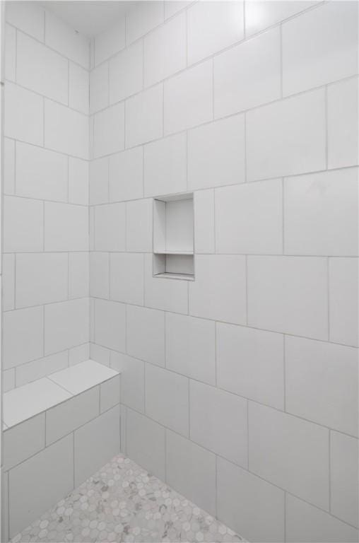 507 Brosig Ave, Navasota, TX 77868 - full bath with a tile shower
