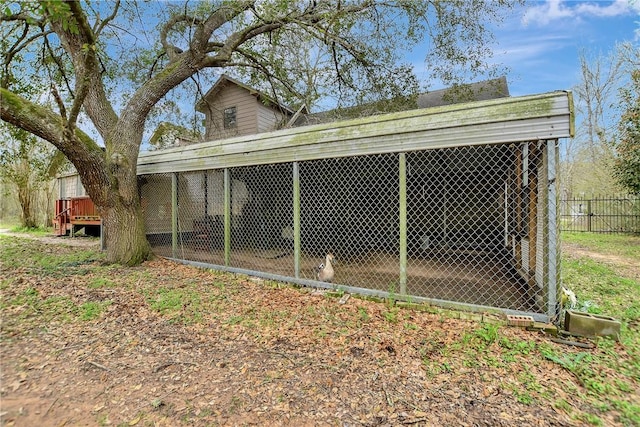 view of outdoor structure with an outdoor structure