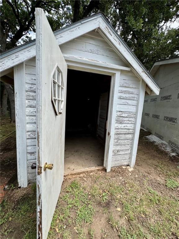 2110 E Hanna St, Calvert, TX 77837 - photo 23