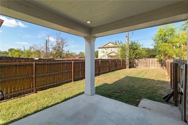 view of yard featuring a patio area