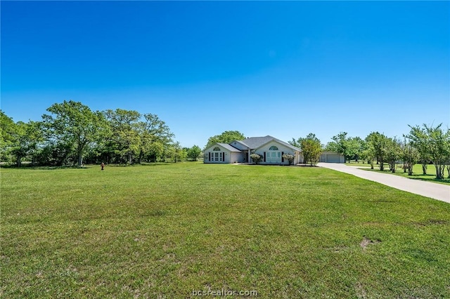 view of front of home featuring a front lawn