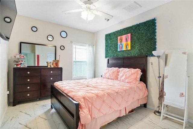 bedroom with ceiling fan