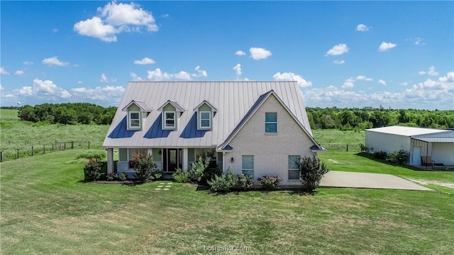 view of front of home featuring a front lawn