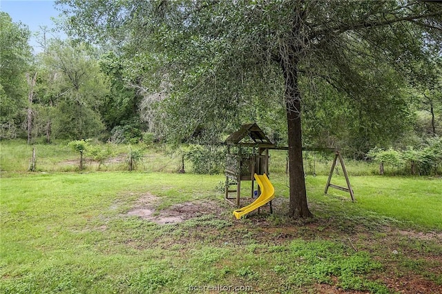 view of yard featuring a playground