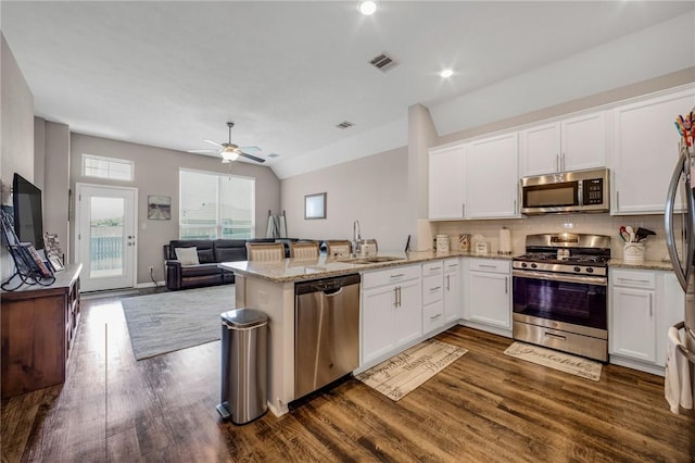 2000 Birdie Ct, Navasota, TX 77868 - photo 4