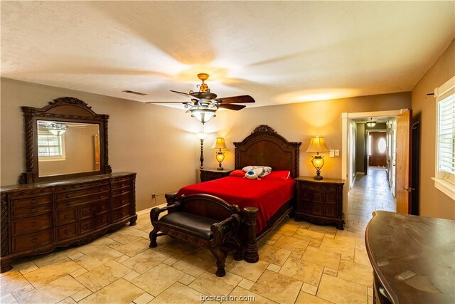 bedroom with ceiling fan