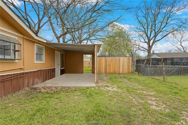 view of yard featuring a patio