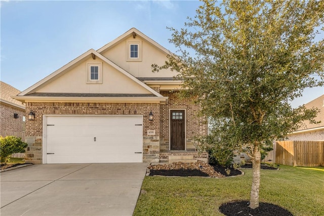 view of front of home featuring a front lawn