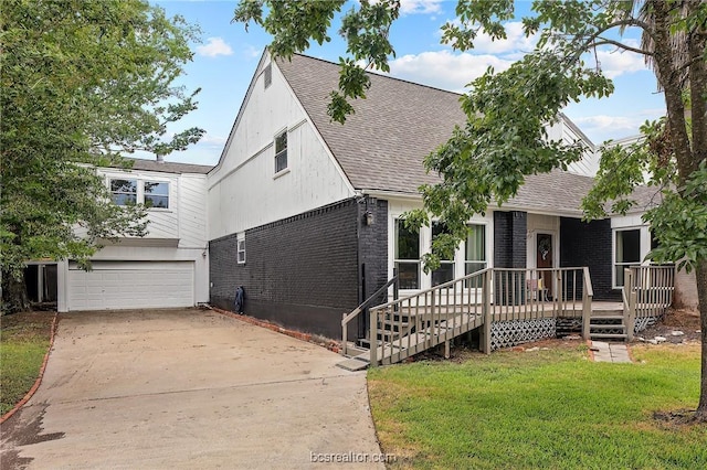 view of front of property with a front lawn and a porch