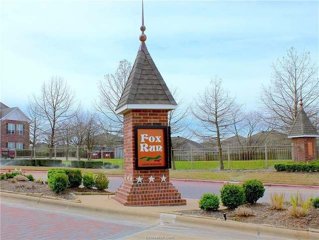 801 Luther St W Unit 401, College Station, TX 77840 - surrounding community featuring fence