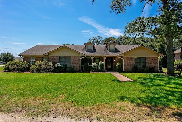 view of front of house with a front yard