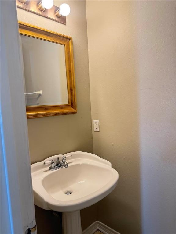 1305 W Villa Maria Rd Unit A-105, Bryan, TX 77801 - bathroom with a sink