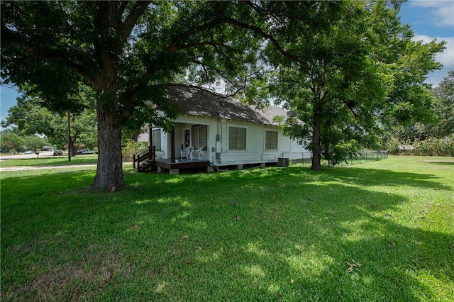 202 S Broadway St, Caldwell, TX 77836 - view of front of property featuring a porch