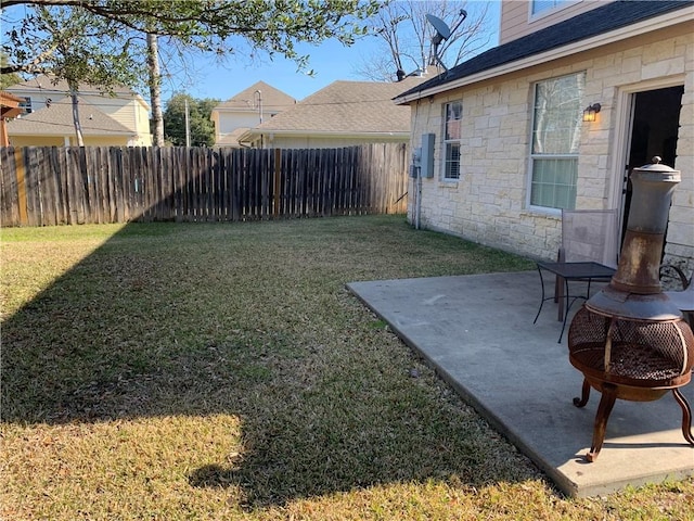 view of yard with a patio