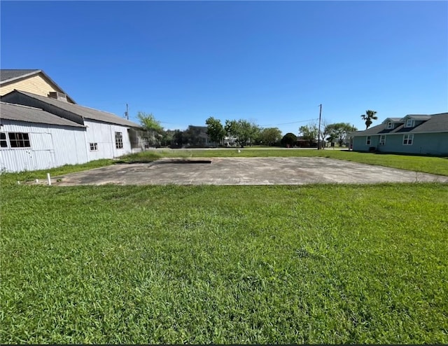 409 S Ave, C, TX 77541 - view of green lawn