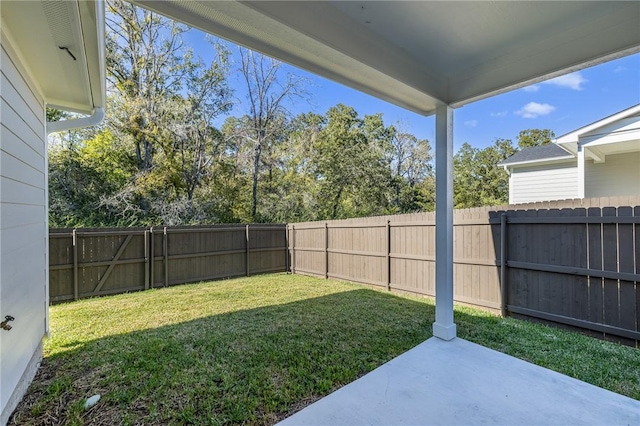 view of yard with a patio area