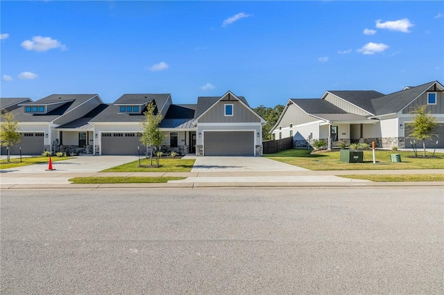 view of front of home featuring a front lawn