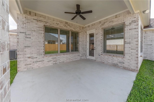 view of patio with ceiling fan