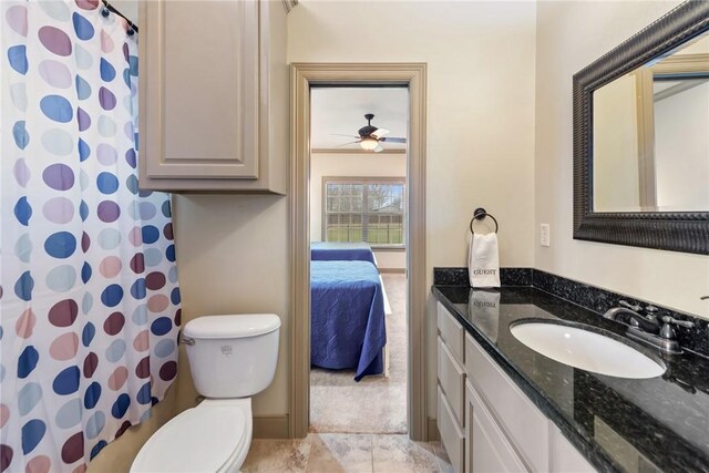 full bathroom with ensuite bath, toilet, curtained shower, and vanity