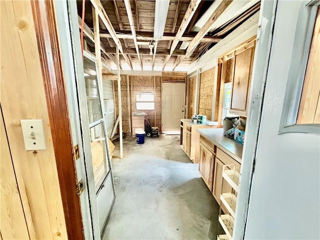 bathroom featuring concrete flooring