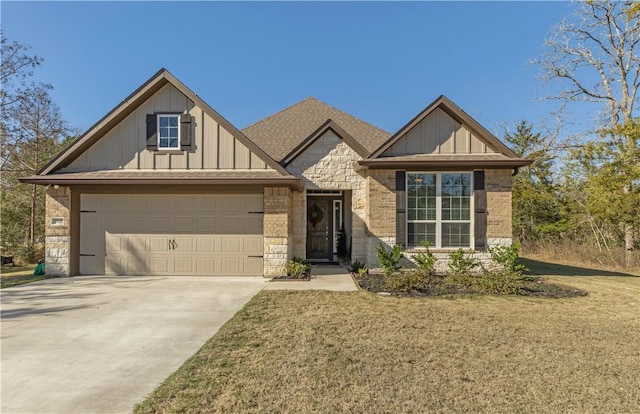 view of front of home with a front lawn