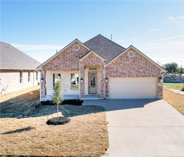 view of front facade with a garage