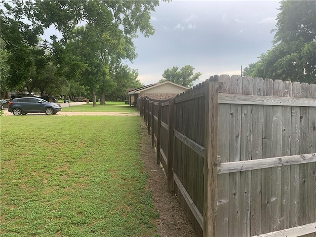 1707 Shawnee St, Navasota, TX 77868 - view of yard