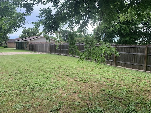 1707 Shawnee St, Navasota, TX 77868 - view of yard