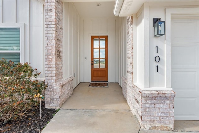 property entrance featuring a garage