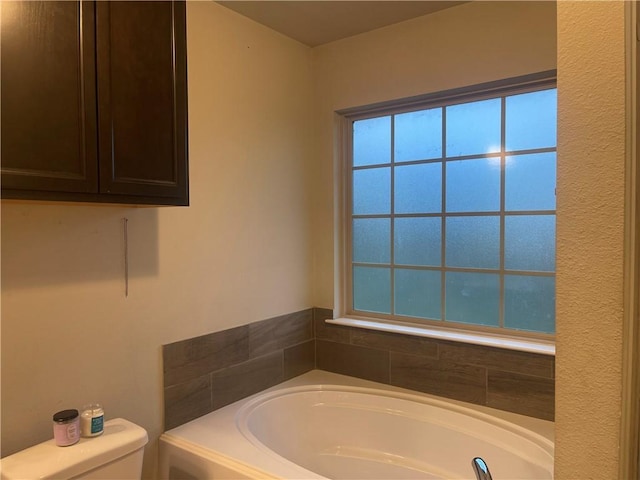 833 Mockingbird St, Navasota, TX 77868 - full bath featuring a bath and toilet