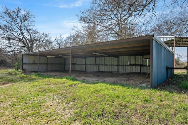 view of pole building featuring a carport