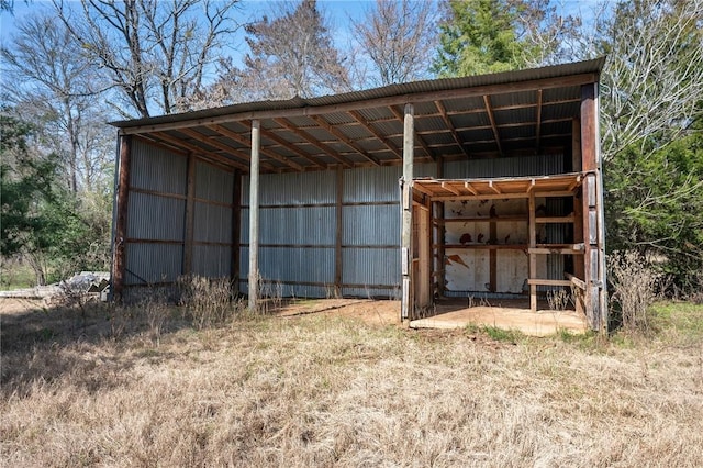 view of pole building featuring a carport