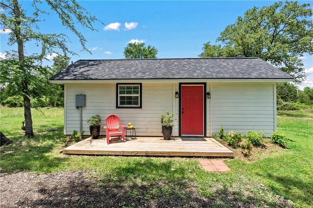 view of outbuilding