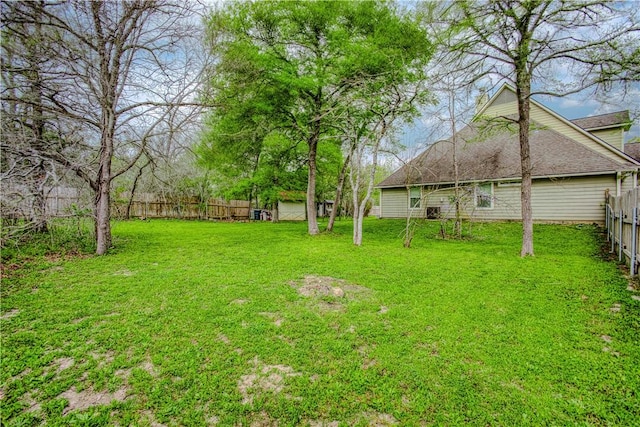 view of yard featuring fence