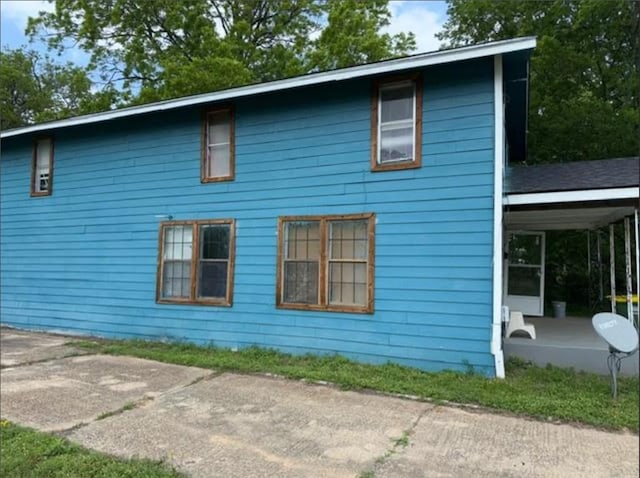view of side of property