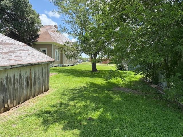 125 N 3rd St NE, Normangee, TX 77871 - photo 11