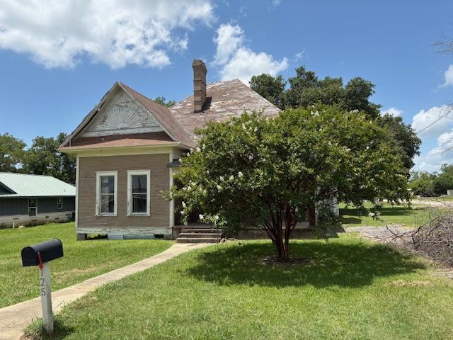 125 N 3rd St NE, Normangee, TX 77871 - photo 2