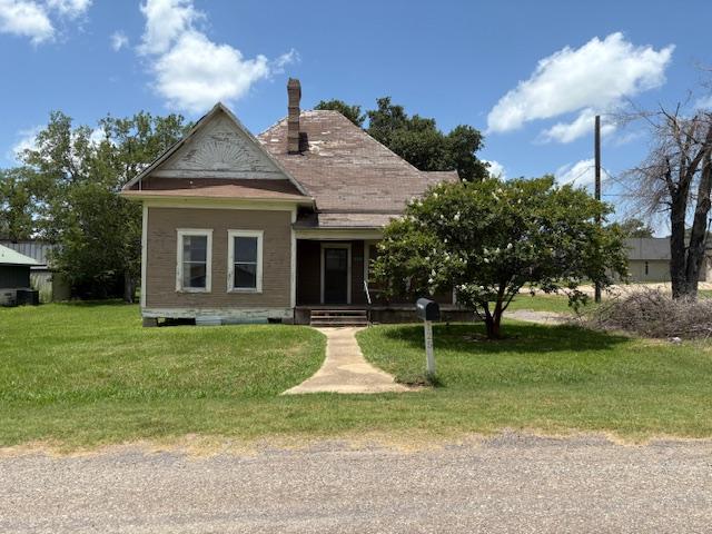 125 N 3rd St NE, Normangee, TX 77871 - photo 1