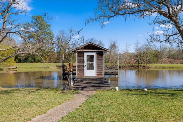 view of yard with a water view