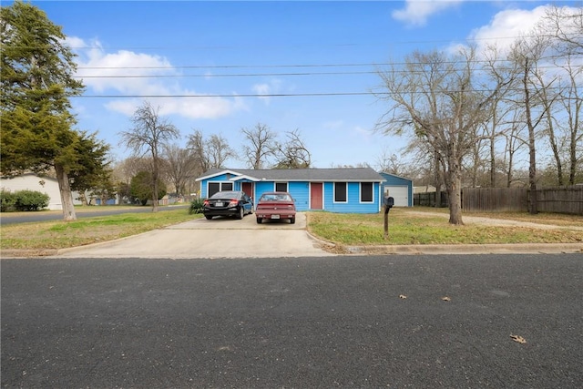 view of front of home with a front lawn