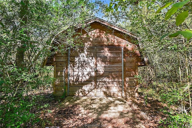 view of outbuilding