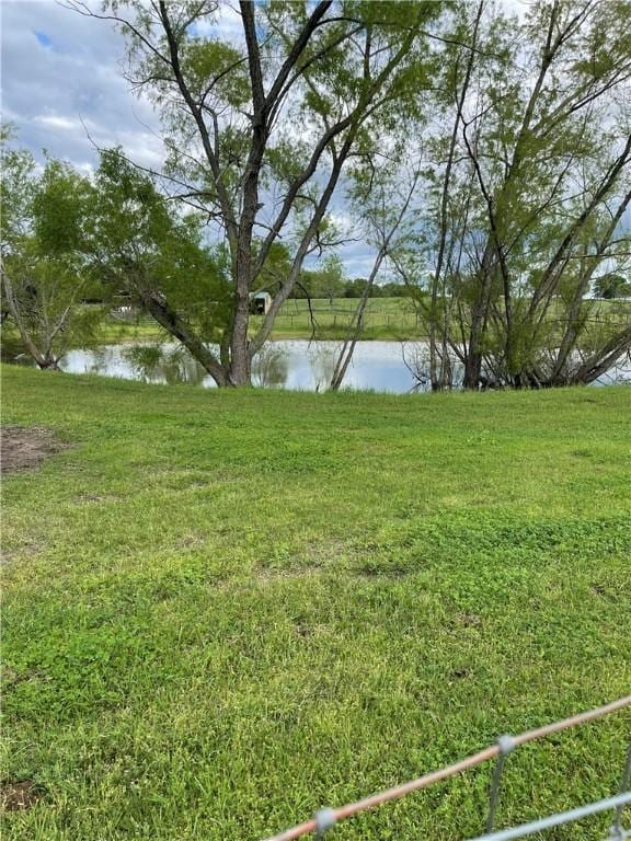 view of yard featuring a water view