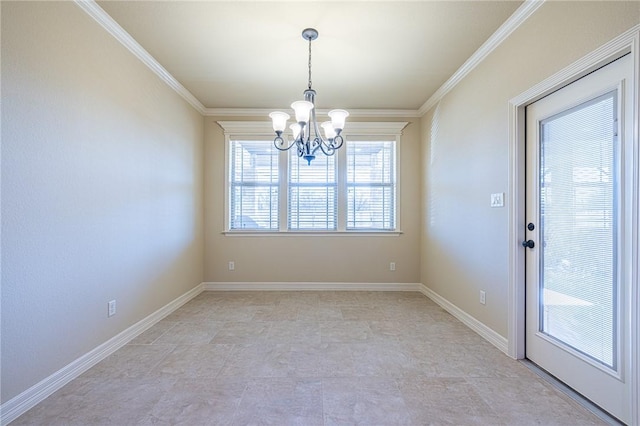 unfurnished room with ornamental molding and a chandelier